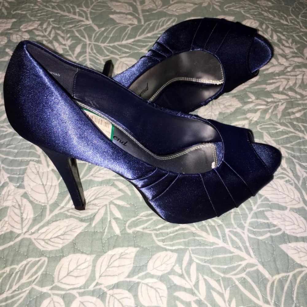 Navy blue heels